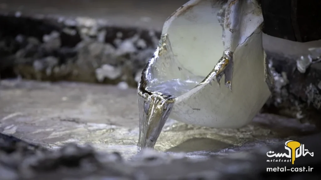  نمایی از فرآیند ریخته‌گری تحت فشار با محفظه سرد برای تولید قطعات صنعتی با دقت بالا